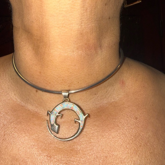 Touch of Santa Fe Sterling Silver lizard pendant with lab opal inlay - Picture 10 of 15